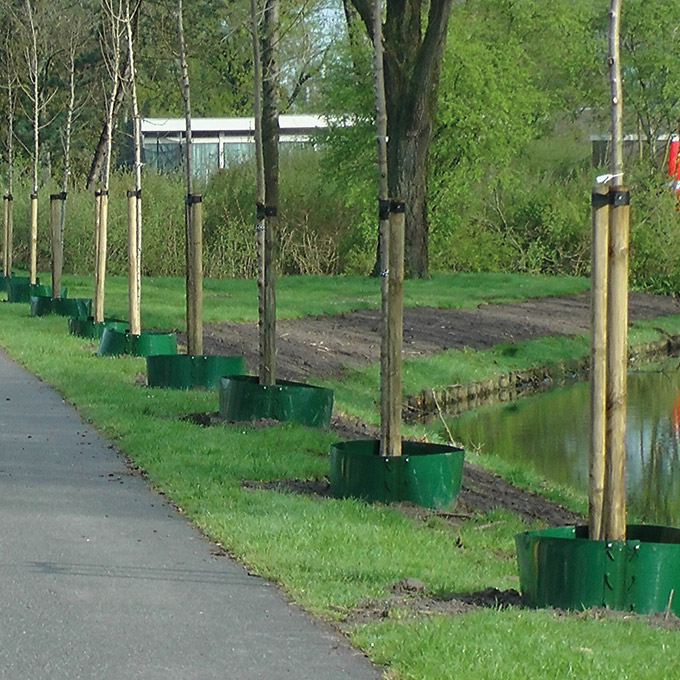 137.390_Giessrand HDPE grün 2 mm, 25 m lang 30 cm breit